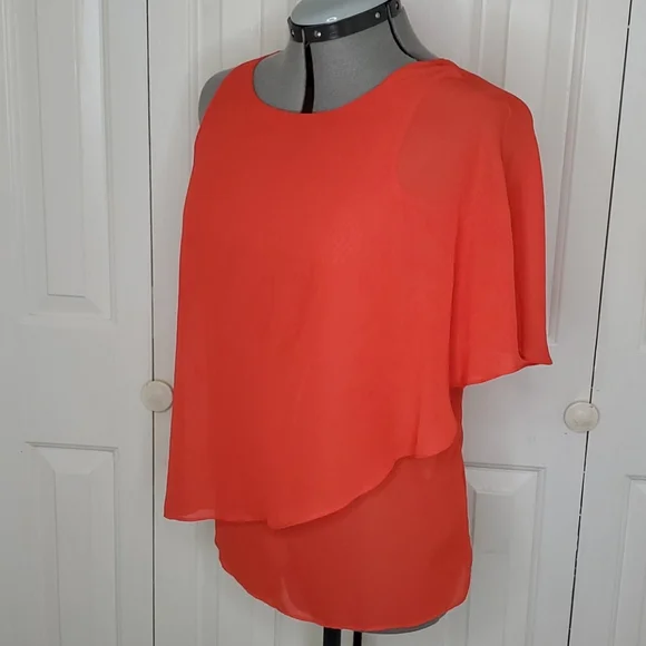 OUTBACK RED ♥️ By The Limited NWT Blouse Size XS - Picture 2 of 6